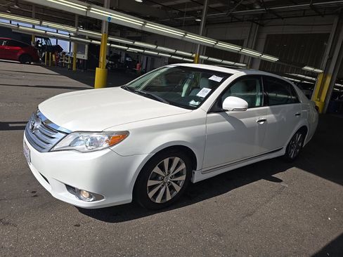 Used 2011 Toyota Avalon Limited FWD image 1