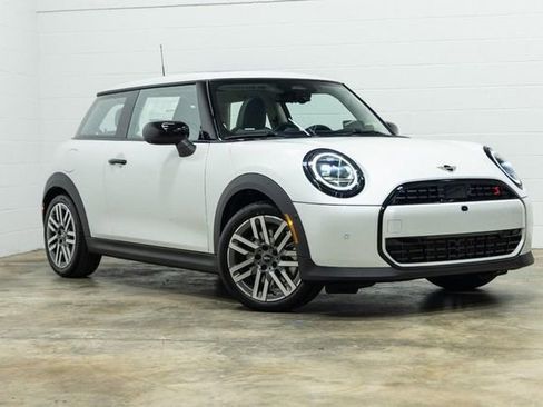 Certified 2025 MINI Cooper S image 5