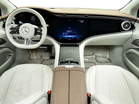 Used 2022 Mercedes-Benz EQS 580 4MATIC Sedan image 4