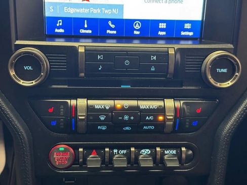 Used 2022 Ford Mustang Shelby GT500 w/ Technology Package RWD image 21