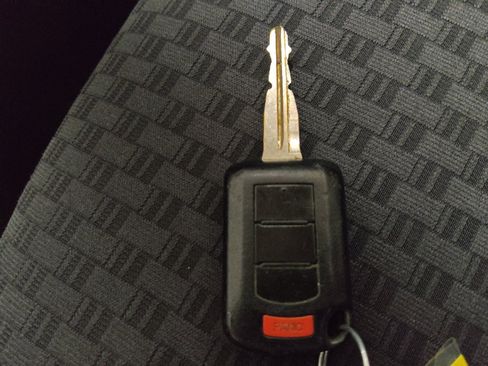 Used 2020 Mitsubishi Mirage ES FWD image 32