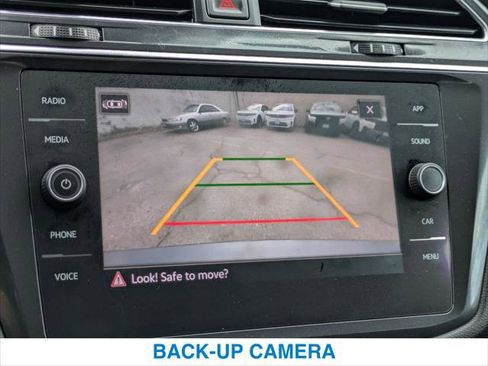 Used 2022 Volkswagen Tiguan SE image 18