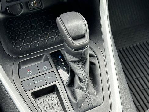 Certified 2023 Toyota RAV4 LE image 25