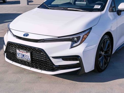 Used 2025 Toyota Corolla SE FWD image 11
