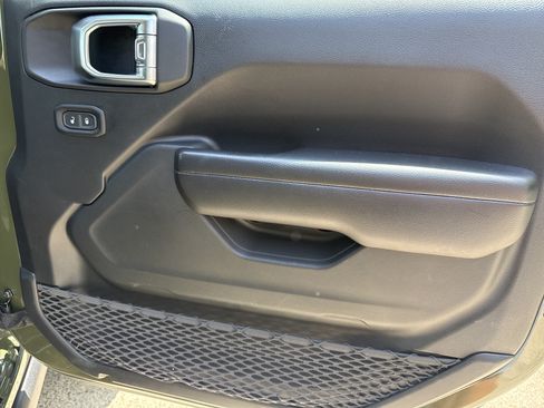 Used 2021 Jeep Gladiator Sport AWD/4WD image 18