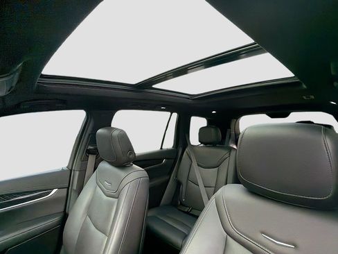 Certified 2024 Cadillac XT6 Premium Luxury FWD image 22