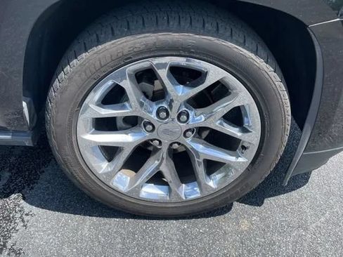 Used 2017 Cadillac Escalade ESV Platinum AWD/4WD image 20
