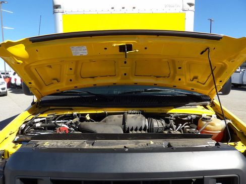Used 2016 Ford E-350 and Econoline 350 Super Duty image 27