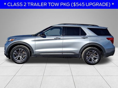 Used 2022 Ford Explorer XLT w/ Equipment Group 202A image 6