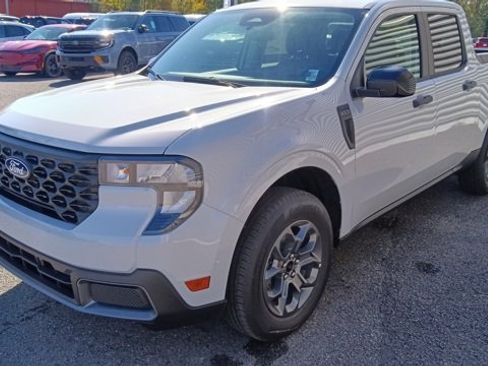 New 2025 Ford Maverick XLT w/ XLT Luxury Package image 7