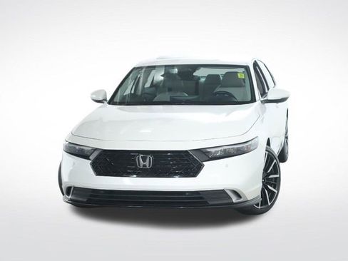 Used 2025 Honda Accord Touring image 3