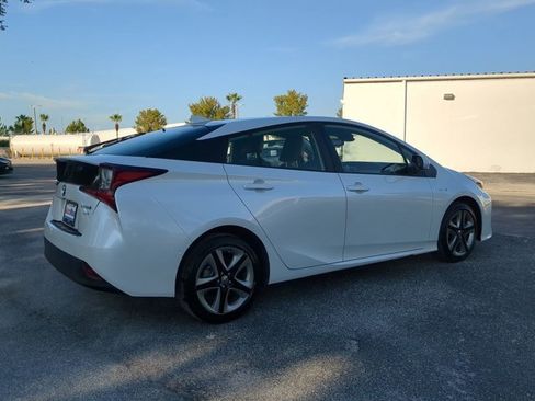 Used 2021 Toyota Prius XLE image 4