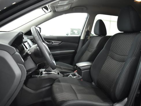 Used 2019 Nissan Rogue SV w/ Premium Package image 25