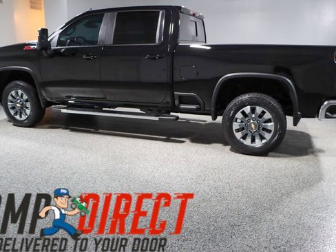 Used 2024 Chevrolet Silverado 2500 LT w/ Texas Edition AWD/4WD image 10