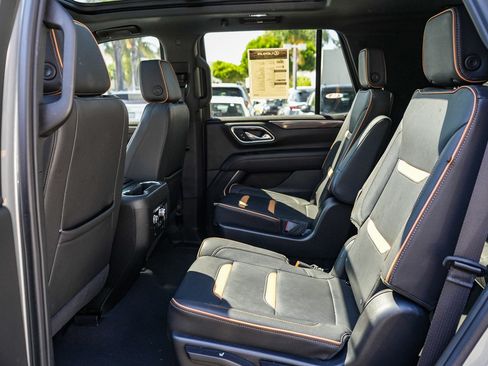 Used 2024 GMC Yukon AT4 w/ AT4 Premium Package AWD/4WD image 19