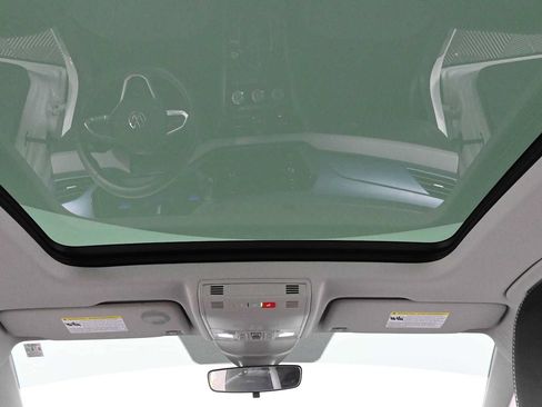 Certified 2023 Volkswagen Taos SE w/ Panoramic Sunroof Package FWD image 4