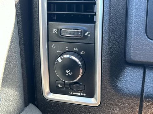 Used 2017 RAM 2500 SLT RWD image 30