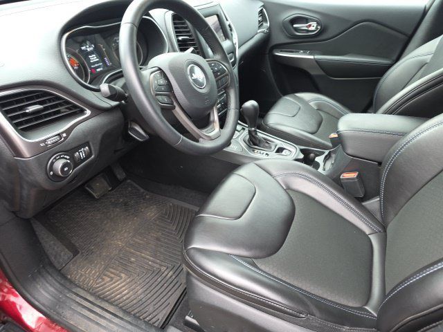 Used 2019 Jeep Cherokee Latitude Plus AWD/4WD image 29