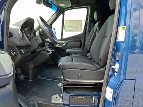 Used 2026 Mercedes-Benz Sprinter 2500 image 14