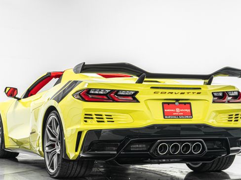 Used 2024 Chevrolet Corvette Z06 w/ Z07 Performance Package RWD image 7