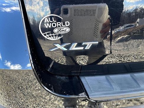 Used 2020 Ford Explorer XLT w/ Equipment Group 202A image 7