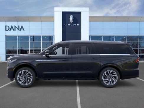 New 2026 Lincoln Navigator L Reserve image 3