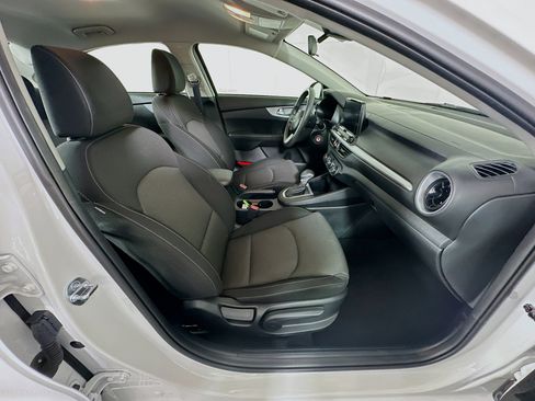 Used 2024 Kia Forte LXS image 28