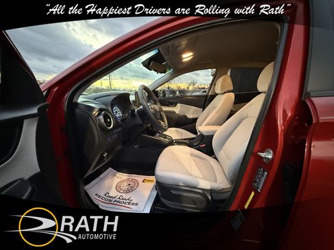 Used 2022 Hyundai Kona SEL image 11