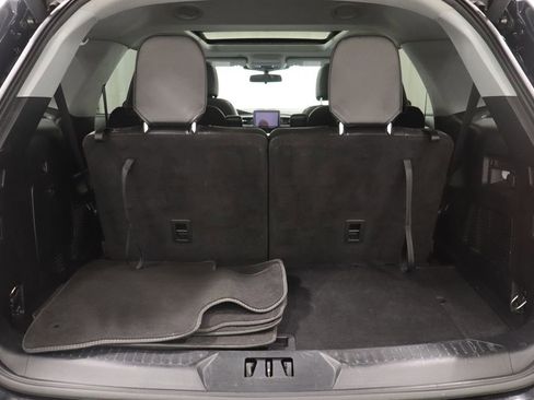 Used 2023 Ford Explorer XLT w/ Equipment Group 202A AWD/4WD image 23