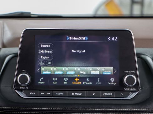 Used 2023 Nissan Rogue SV image 19