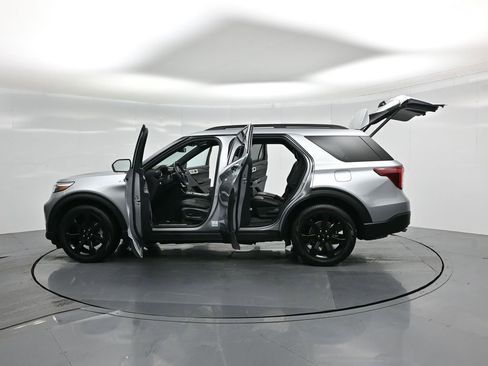 Certified 2023 Ford Explorer ST-Line w/ Class IV Trailer Tow Package image 41