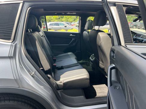 Certified 2024 Volkswagen Tiguan SE R-Line FWD image 31
