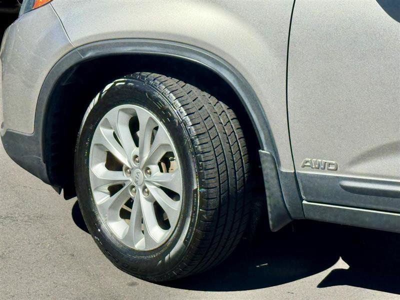 Used 2015 Kia Sorento EX w/ EX V6 Touring Package AWD/4WD image 6