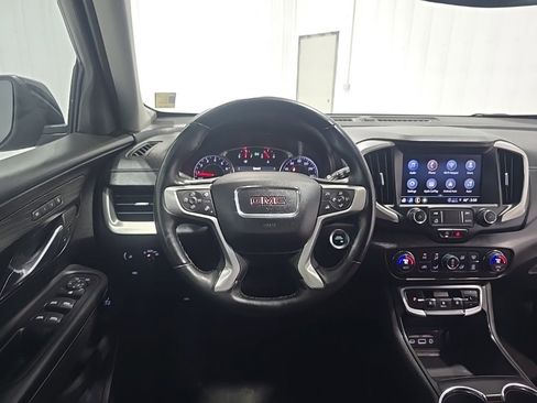 Used 2024 GMC Terrain SLT image 2