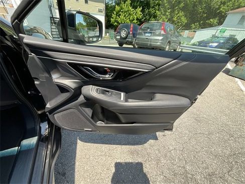 Used 2021 Subaru Outback Limited image 32