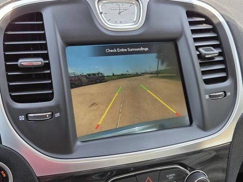 Used 2021 Chrysler 300 Touring L RWD image 16