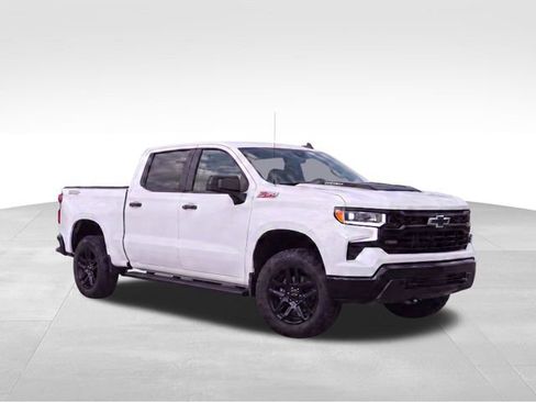 Used 2025 Chevrolet Silverado 1500 LT Trail Boss w/ LT Trail Boss Premium Package AWD/4WD image 6