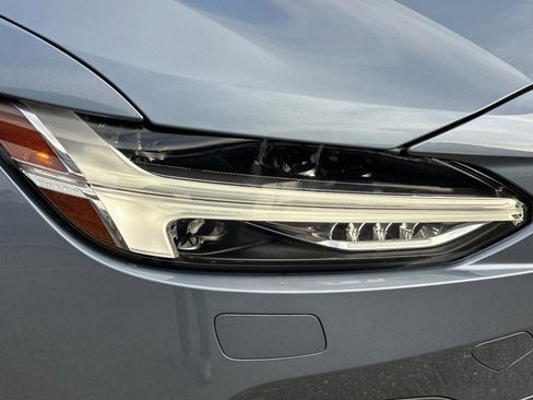Used 2018 Volvo S90 T5 Momentum w/ Convenience Package image 10