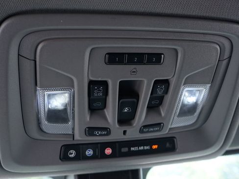 Used 2020 GMC Sierra 2500 Denali w/ Denali Ultimate Package image 32