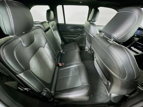 Certified 2023 Jeep Grand Cherokee Altitude AWD/4WD image 38