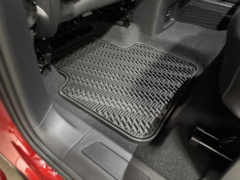 New 2025 Volkswagen Atlas SE image 31