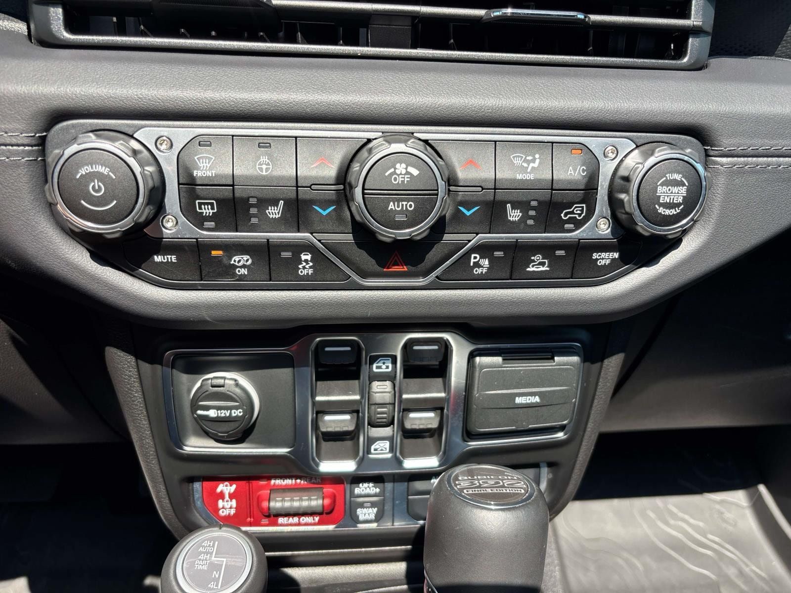 Certified 2025 Jeep Wrangler 4WD Unlimited Rubicon 392 image 17