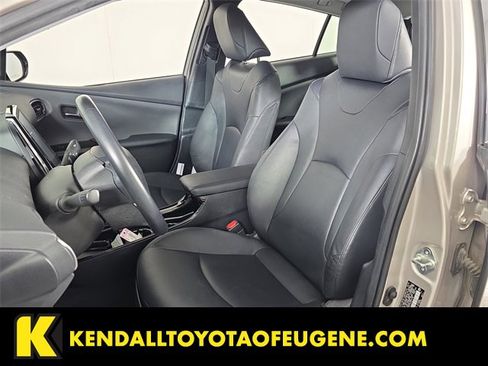 Used 2018 Toyota Prius Prime Premium image 14