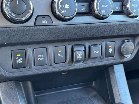 Used 2020 Toyota Tacoma TRD Off-Road w/ Technology Package image 7