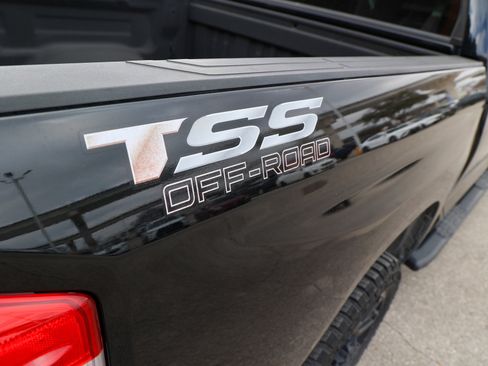 Used 2020 Toyota Tundra SR5 w/ SR5 Upgrade Package image 11