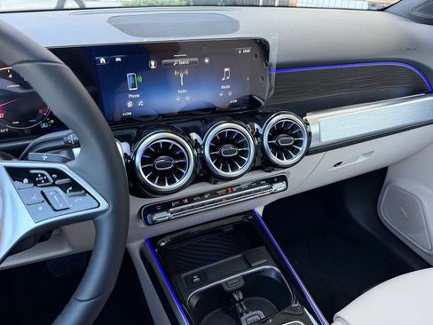 New 2026 Mercedes-Benz GLB 250 image 21