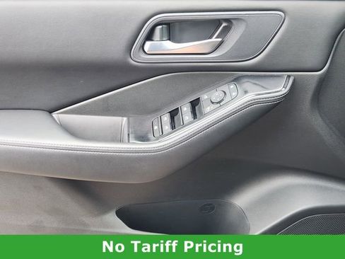 Certified 2025 Nissan Rogue SV image 22