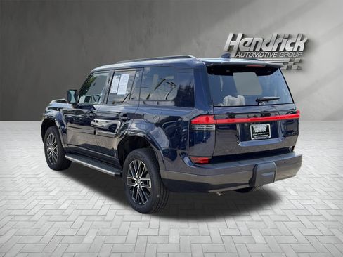 Used 2026 Lexus GX 550 w/ Accessory Package (2T) AWD/4WD image 8