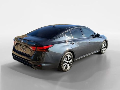 Used 2019 Nissan Altima 2.5 SV image 5