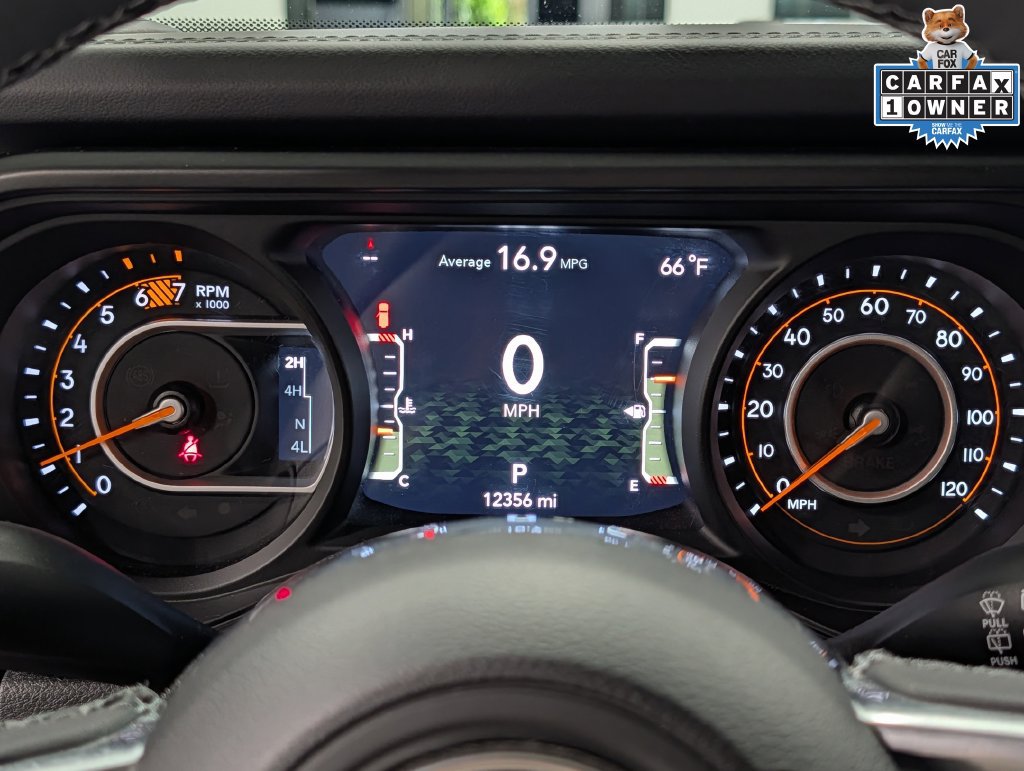 Used 2026 Jeep Wrangler Unlimited Sahara AWD/4WD image 17